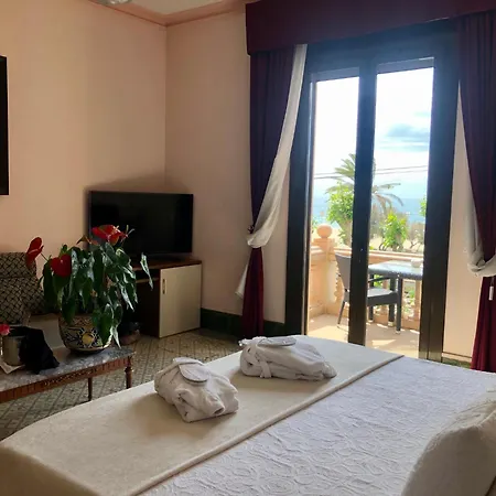 Llar De Capitans Hotel
